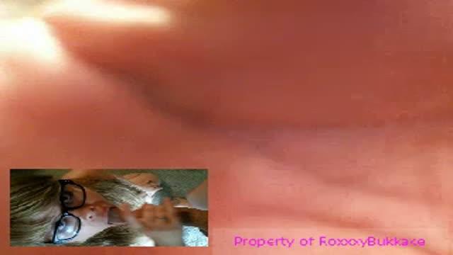 RoxxxyBukkake webcam [2015/08/21 03:30:54]