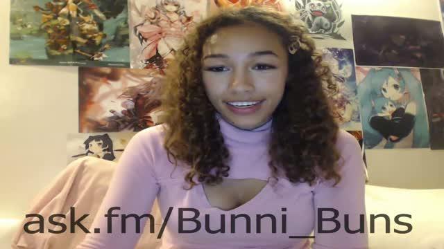 bunni_buns webcam [2015/07/15 07:20:58]