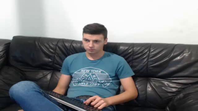 gabyschoolboy webcam [2016/11/22 13:20:15]