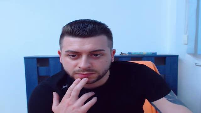 CazzoDuroxxx porno [2016/04/25 13:30:44]