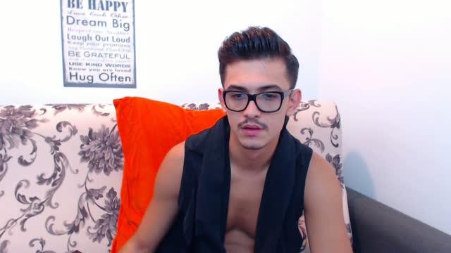 PrettyBoyBaby cam [2015/09/19 01:30:28]