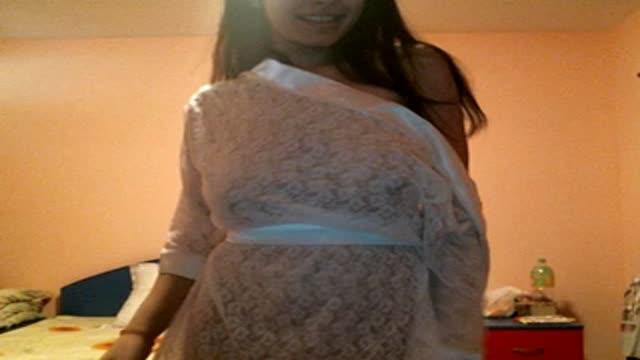 SexxxyAbby69 webcam [2015/12/24 08:30:53]