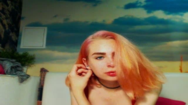 Pink_hair webcam [2016/07/30 03:37:27]