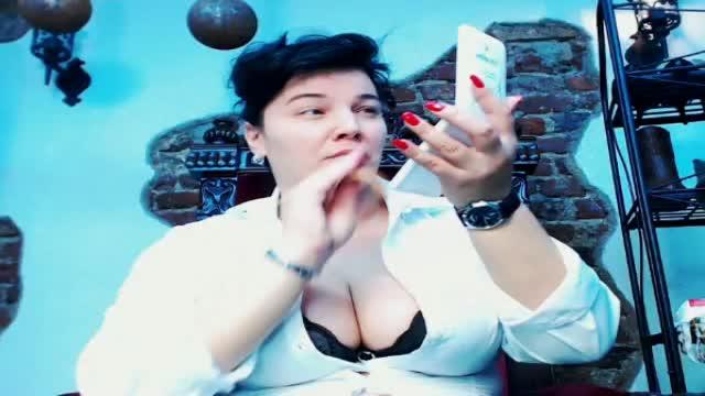 MistressAdrya webcam [2015/11/21 05:45:27]