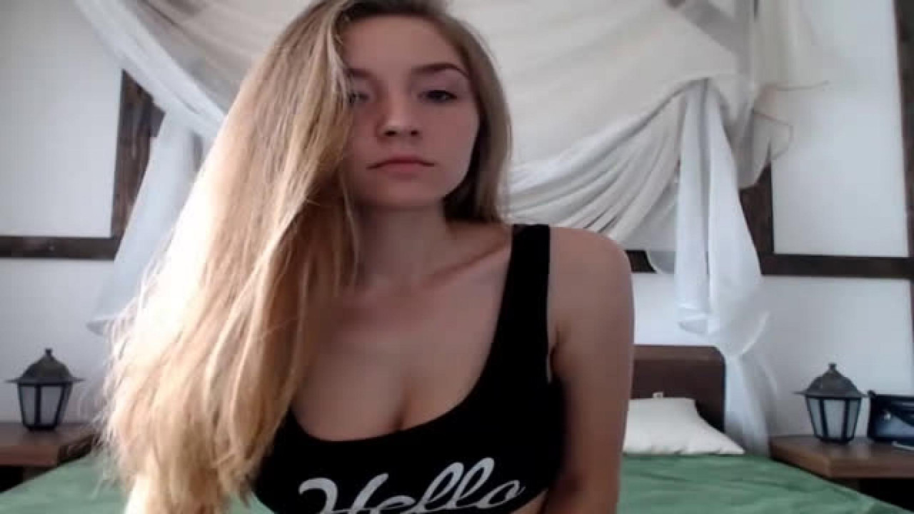 m0nica