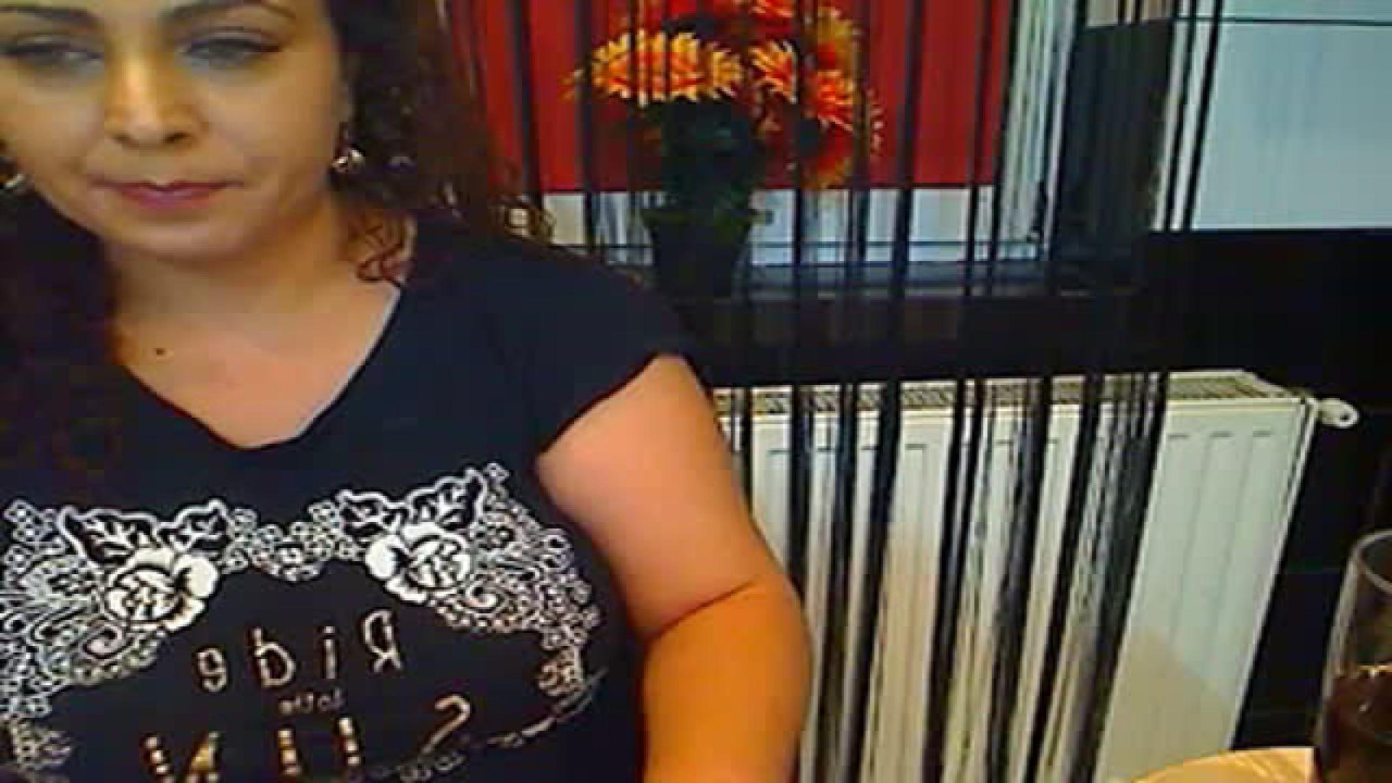 lesbysquirt25