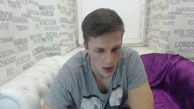 RiantMuscleChris webcam [2015/11/11 03:30:47]