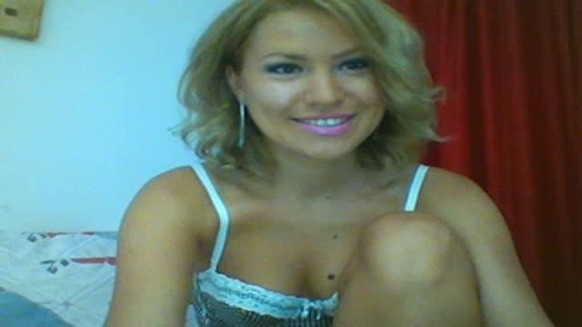 JojoDoll25 webcam [2015/09/04 20:30:27]