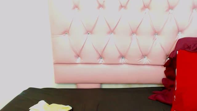KAYLOVEXX21 webcam [2016/07/12 21:00:55]