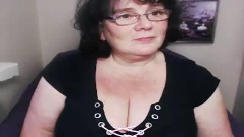 MILFdoris [2017-07-04 14:30:14]