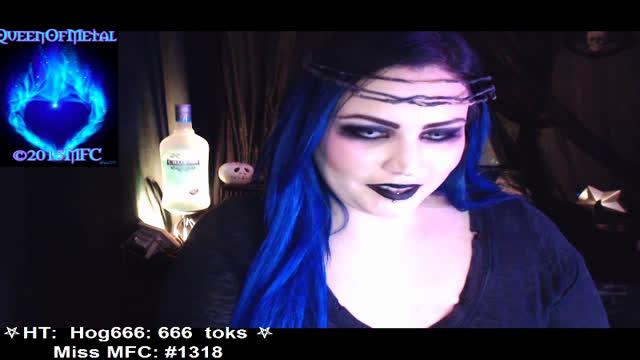 QueenOfMetal webcam [2016/10/16 03:15:53]