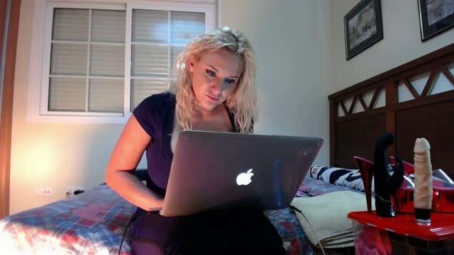 RealDollyFox sex [2016/02/16 19:38:20]