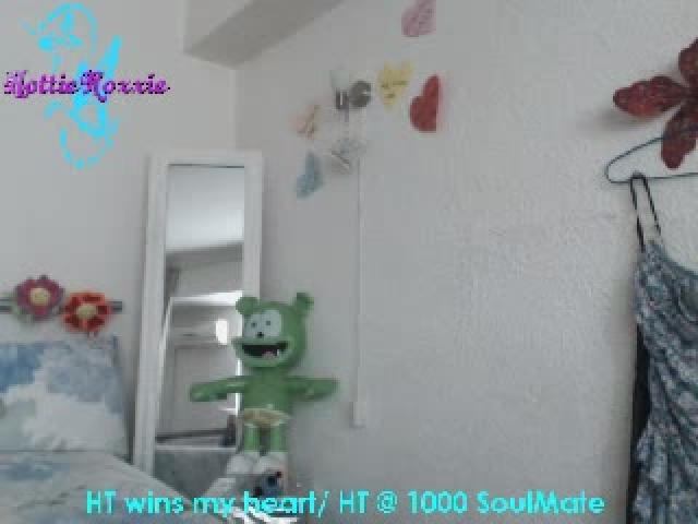 HottieRoxxie webcam [2016/06/17 16:07:48]