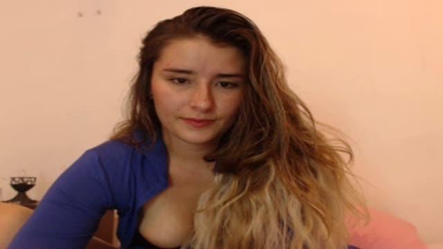 Amelie_Luv webcam [2016/05/02 01:36:28]