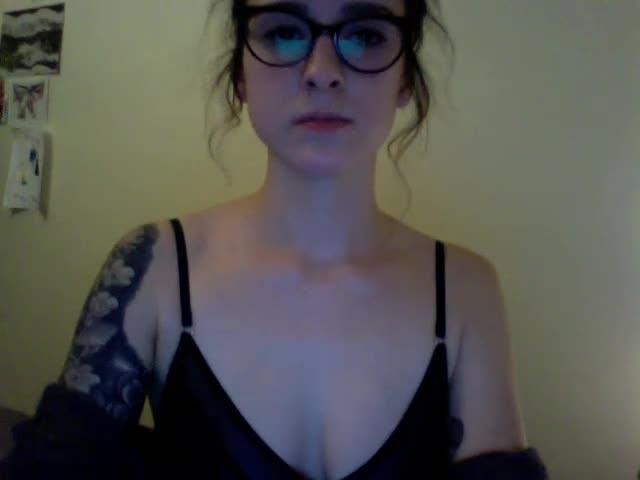 BottomsUpBabe recorded [2016/12/14 03:11:52]