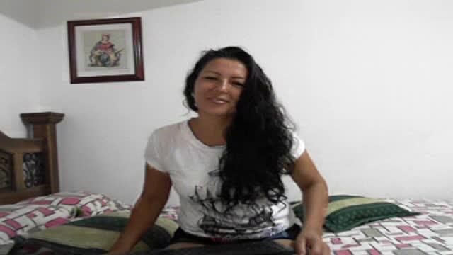 analhotlati3 webcam [2015/05/17 01:35:47]