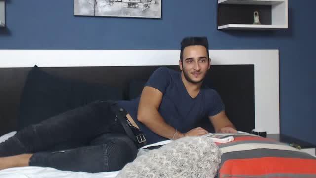 LucasSexyOne recorded [2015/09/21 01:15:28]