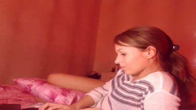 honey_claws video [2015/07/11 06:01:09]