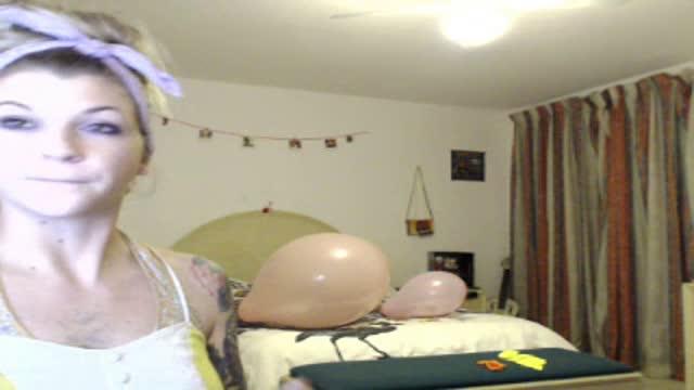 LydiaLooner nude [2015/08/17 10:00:27]