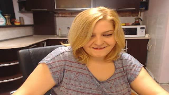 DanielleHause webcam [2015/09/26 21:00:27]